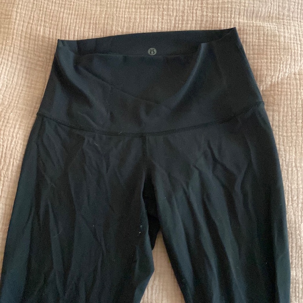 Lululemon wunder under 7/8 length with scallop